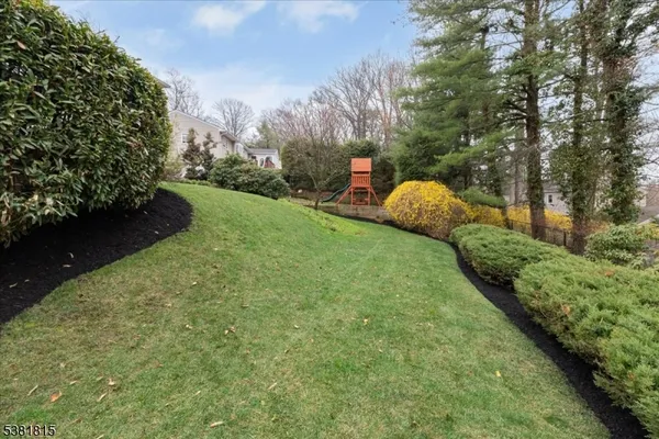 $980,000 | 26 Crest Drive, Berkeley Heights, NJ 07974