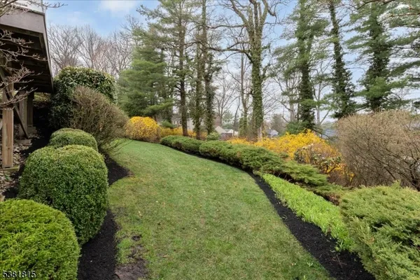 $980,000 | 26 Crest Drive, Berkeley Heights, NJ 07974