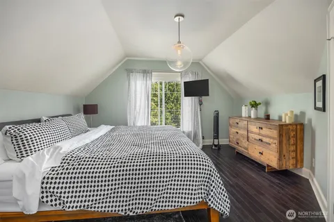 $1,100,000 | 43 West Etruria Street, Seattle, WA 98119