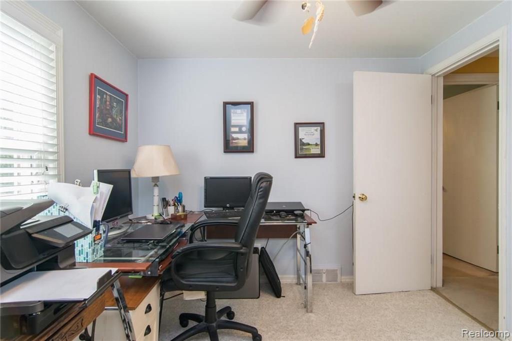 1732 Prestwick Road Grosse Pointe Woods, MI 48236 - Photo 24 of 41