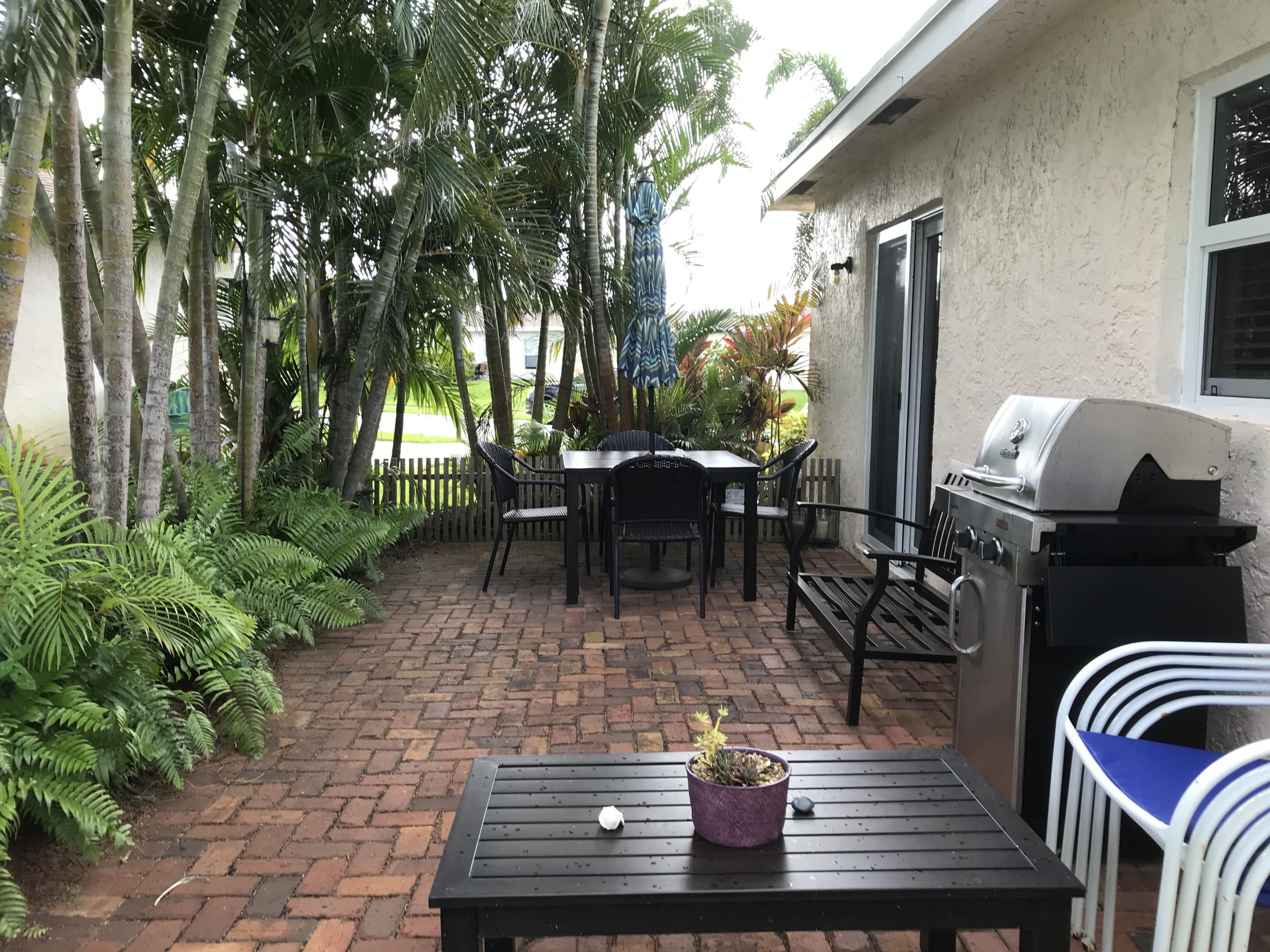 2122 East Ridge Circle East Boynton Beach, FL 33435 - Photo 4 of 21 Patio