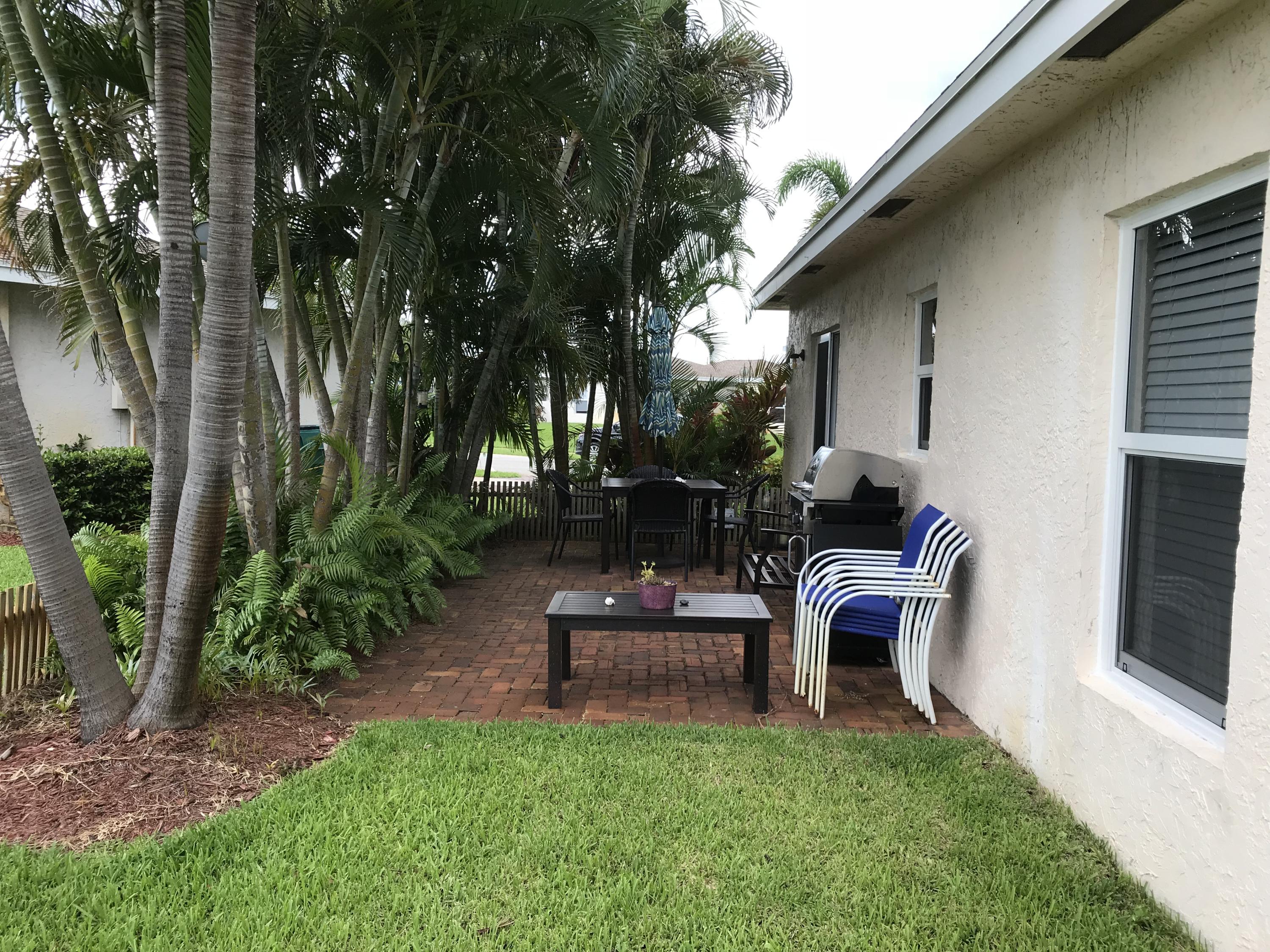 2122 East Ridge Circle East Boynton Beach, FL 33435 - Photo 7 of 21 Patio2