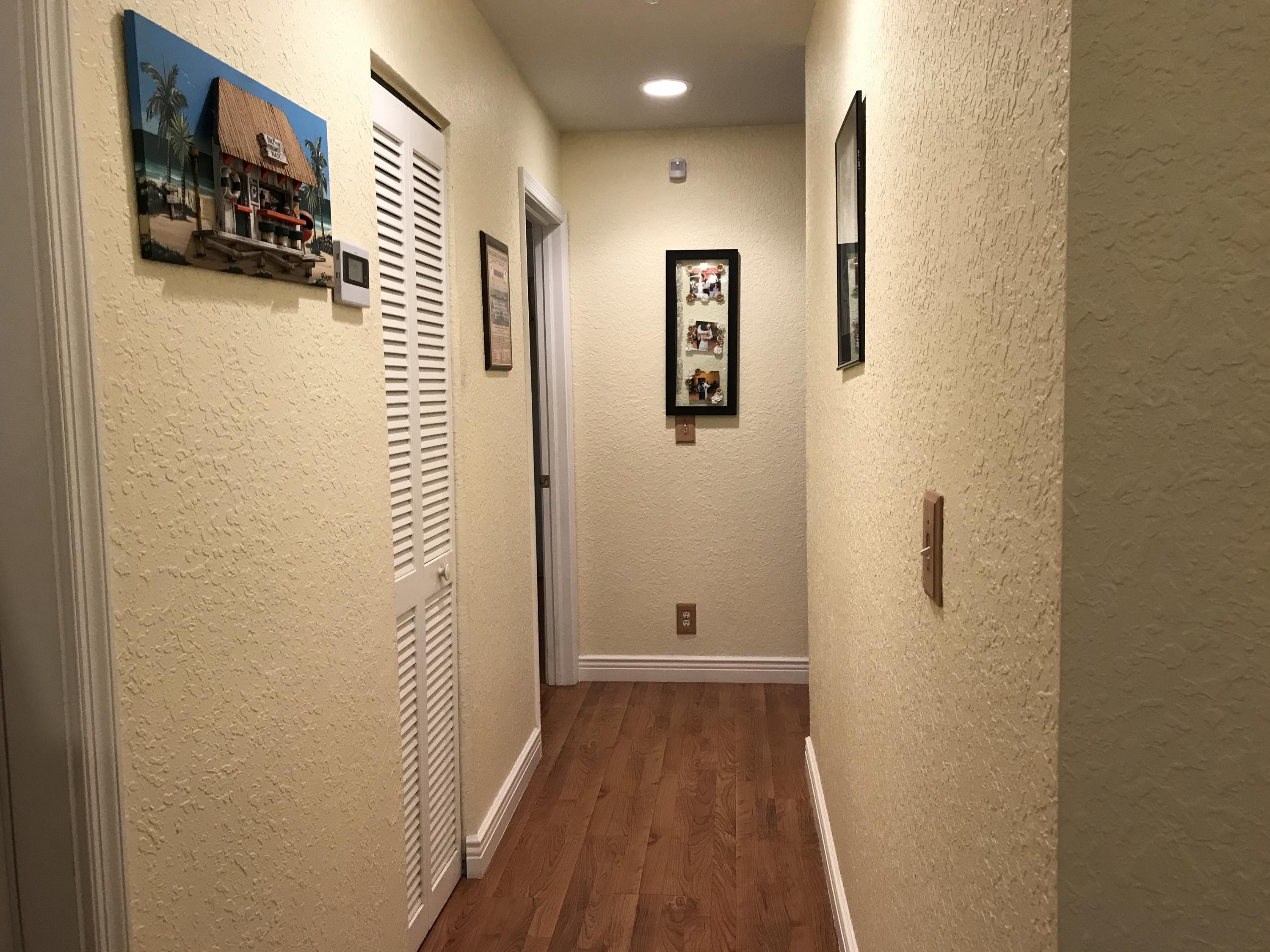 2122 East Ridge Circle East Boynton Beach, FL 33435 - Photo 9 of 21 Hallway