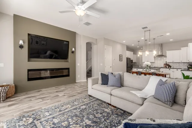 $739,999 | 2700 South Oliver Street, Gilbert, AZ 85295