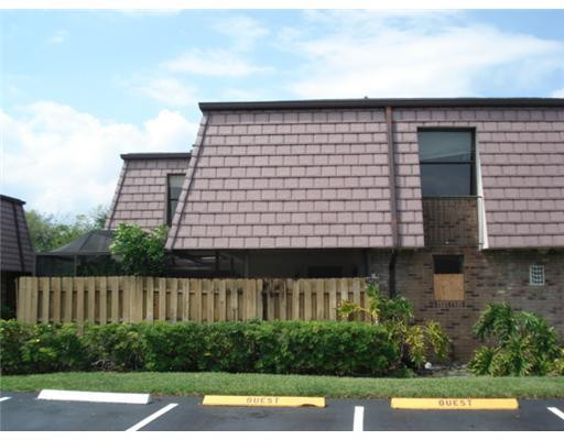 7662 Courtyard Run West, Unit 7662 Boca Raton, FL 33433 - Photo 13 of 13 Exterior Front