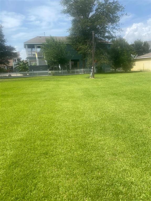 310 Big Lake Street Lake Charles, LA 70607 - Photo 4 of 6