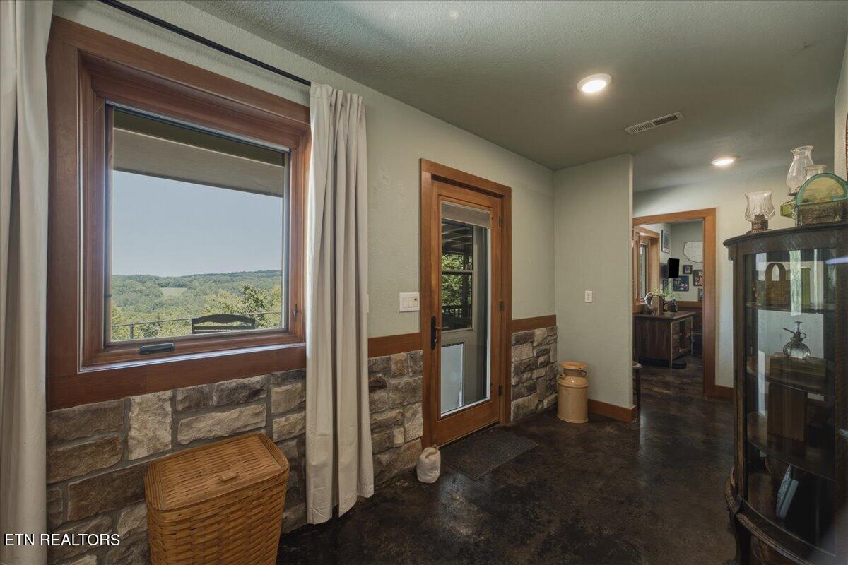111 Eagle Ridge Road Kingston, TN 37763 - Photo 21 of 52 15-Foyer