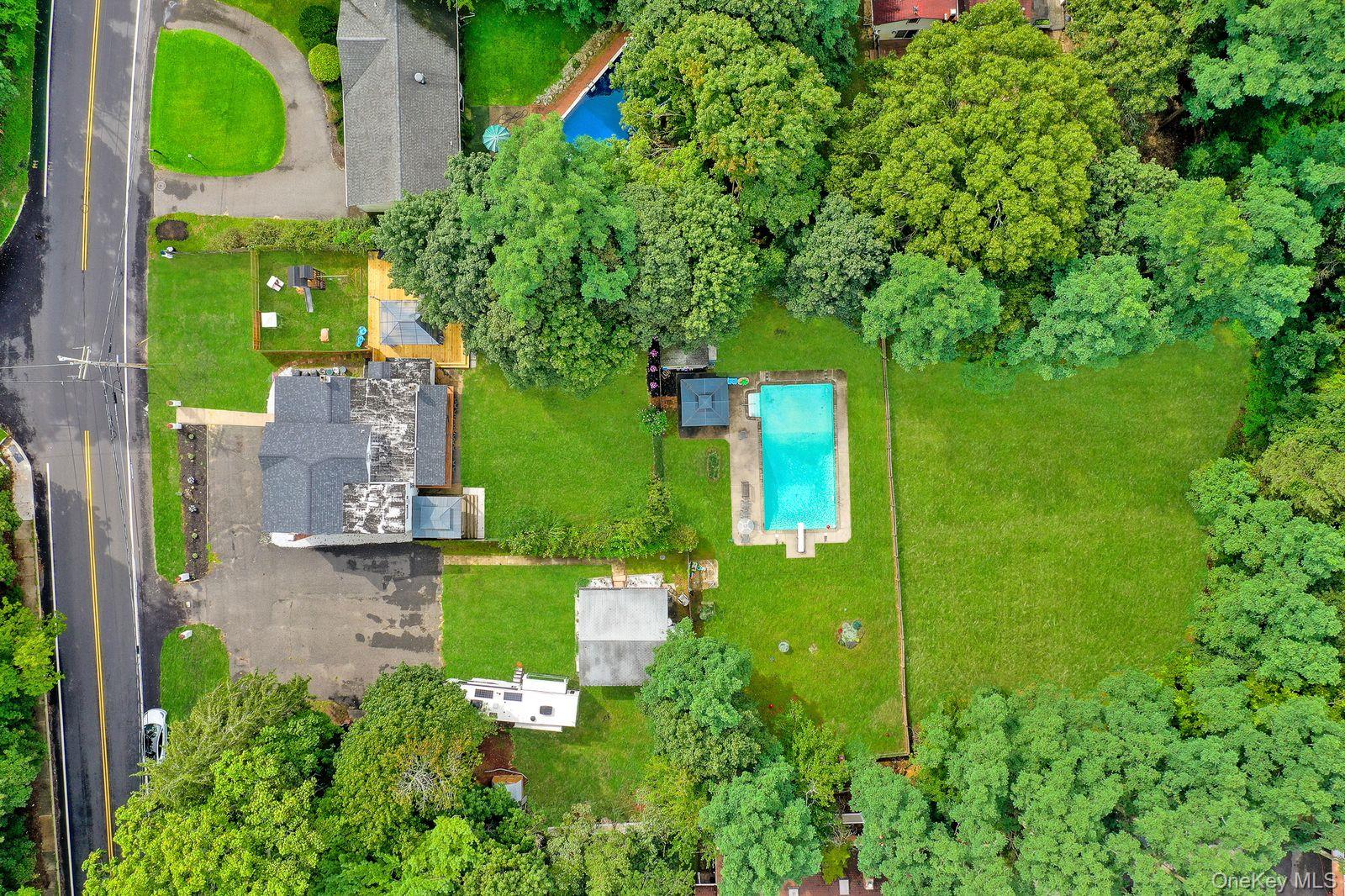 7 Mooney Pond Road Coram, NY 11727 - Photo 28 of 32 Gallery Image 28