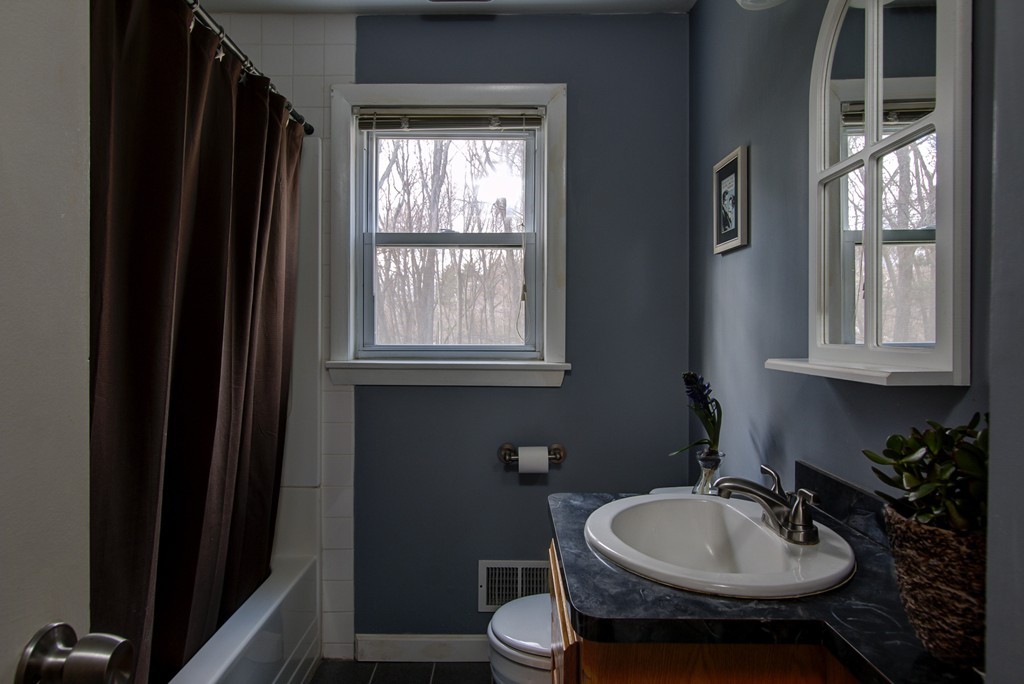 35 Anthony Road Franklin, MA 02038 - Photo 10 of 22 Gallery Image 10
