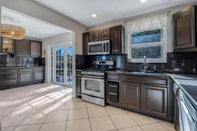 $4,500 | 1600 North 28th Court, Hollywood, FL 33020