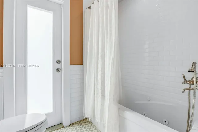 $4,500 | 1600 North 28th Court, Hollywood, FL 33020