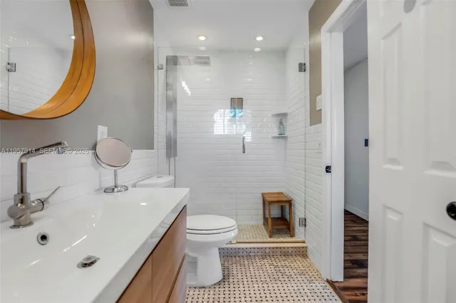 $4,500 | 1600 North 28th Court, Hollywood, FL 33020