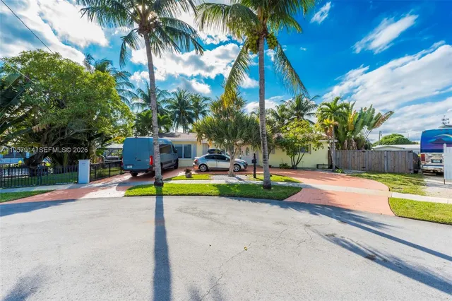 $4,500 | 1600 North 28th Court, Hollywood, FL 33020
