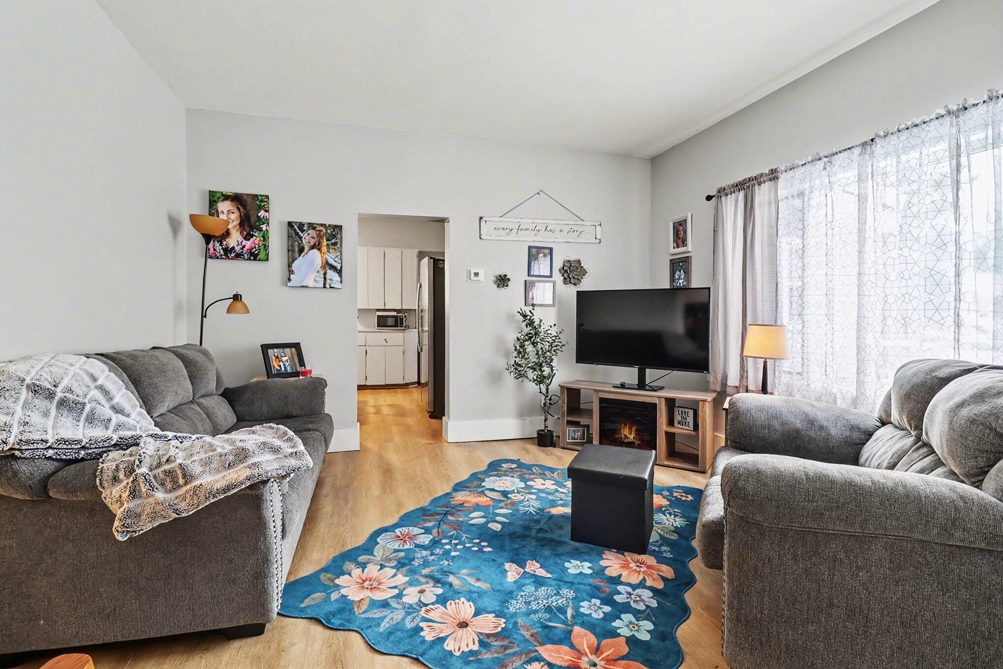 524 Davis Street Manistee, MI 49660 - Photo 2 of 15 file_5898