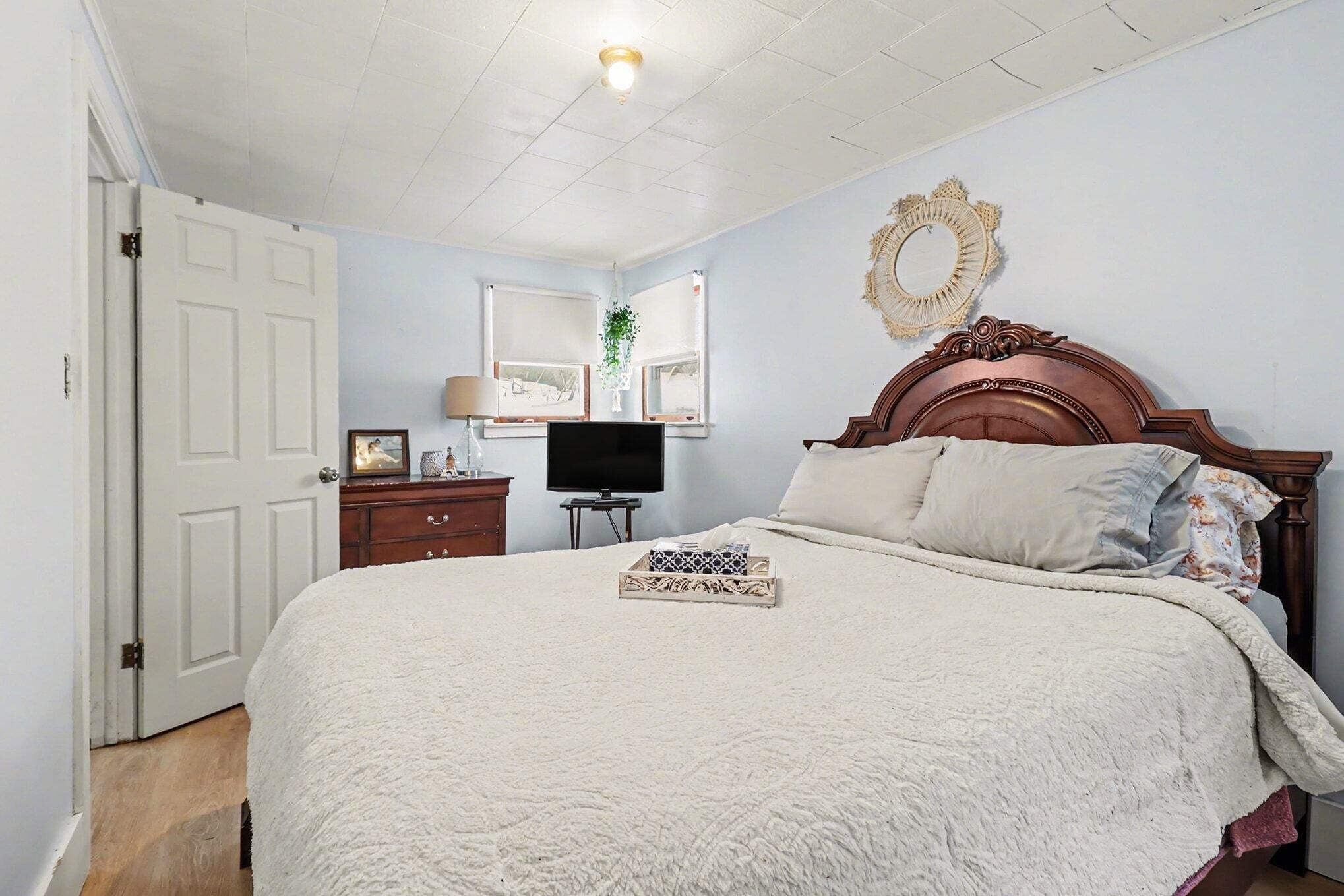 524 Davis Street Manistee, MI 49660 - Photo 8 of 15 file_3752