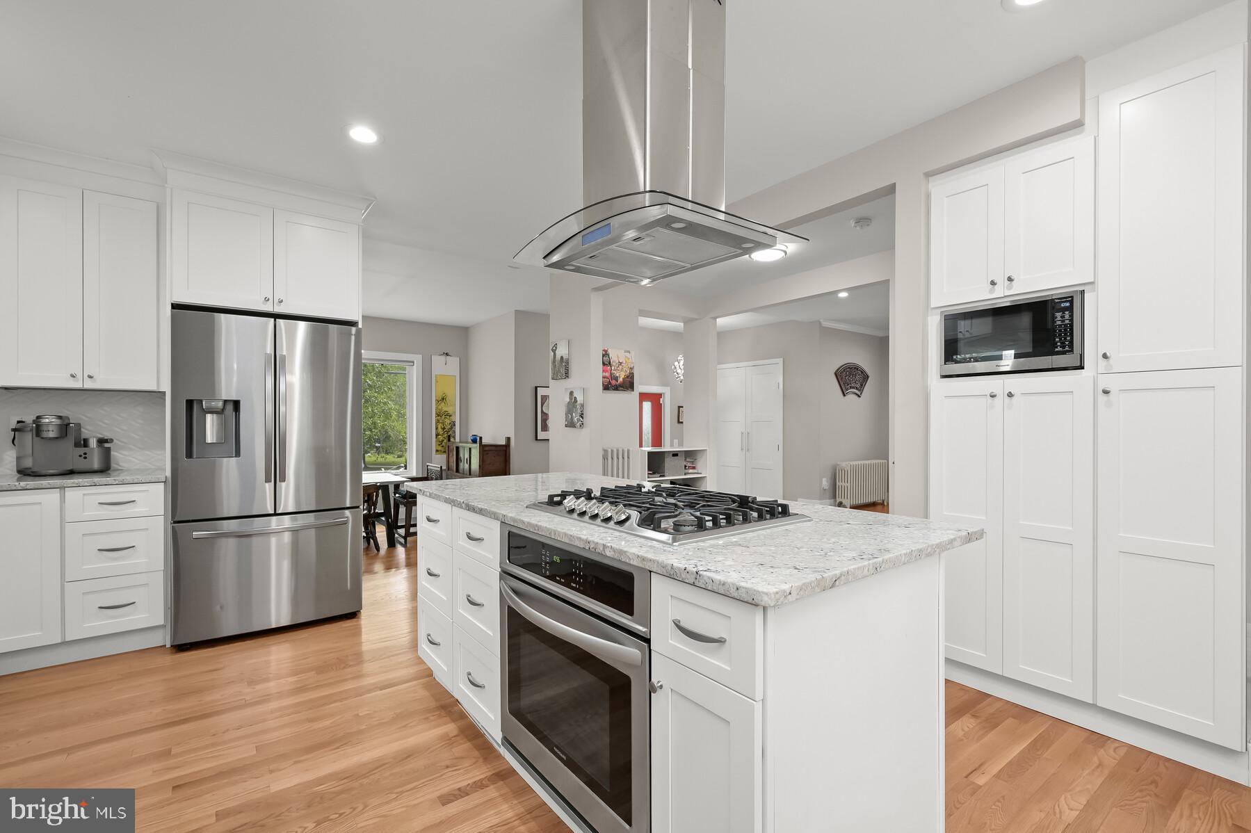 5202 Goddard Road Bethesda, MD 20814 - Photo 4 of 35 Plenty of Cabinet Space