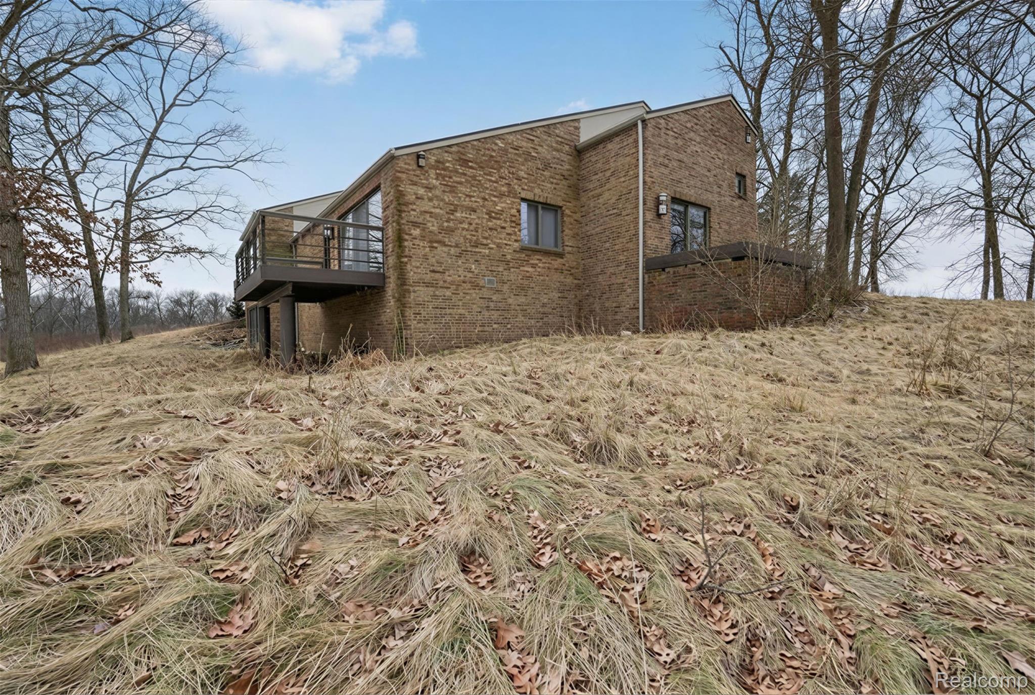 2551 Patterson Lk Road Pinckney, MI 48169 - Photo 18 of 95 Exterior