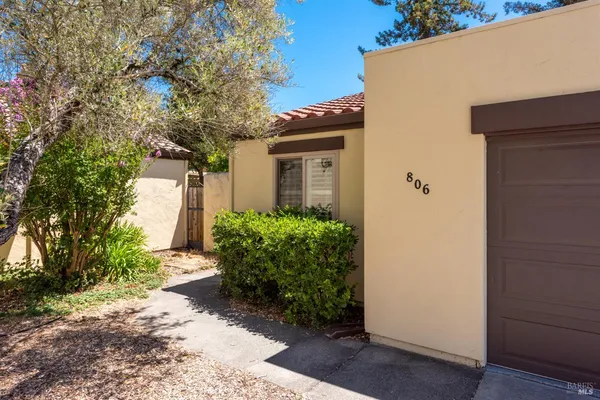 $624,000 | 806 Shady Oak Drive, Santa Rosa, CA 95404