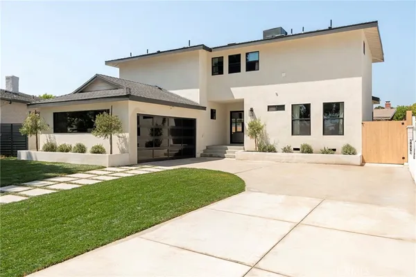 $1,700,000 | 6829 East Parapet Street, Long Beach, CA 90808