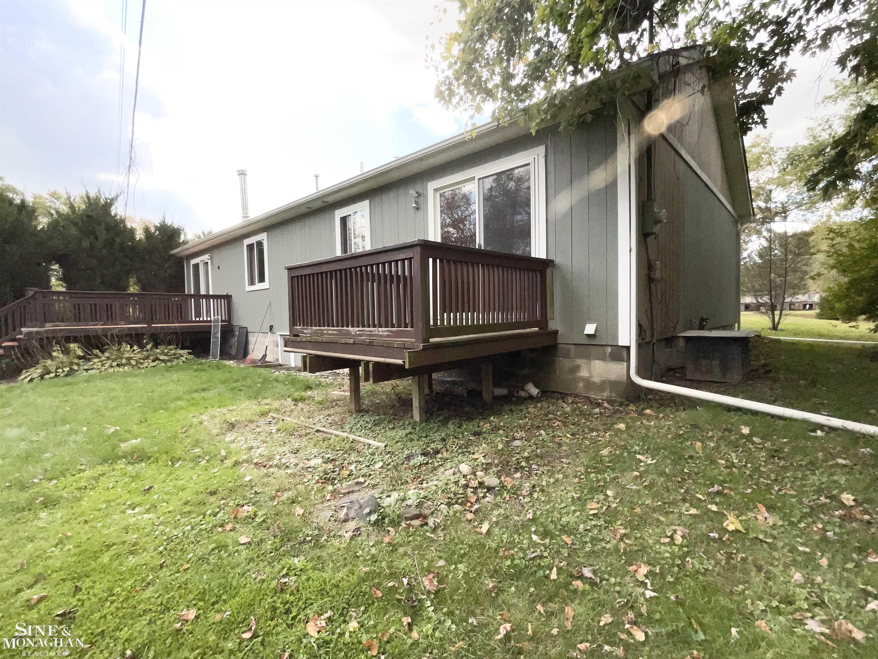 8789 Marsh Road Algonac, MI 48001 - Photo 33 of 37 50125042-32.JPG