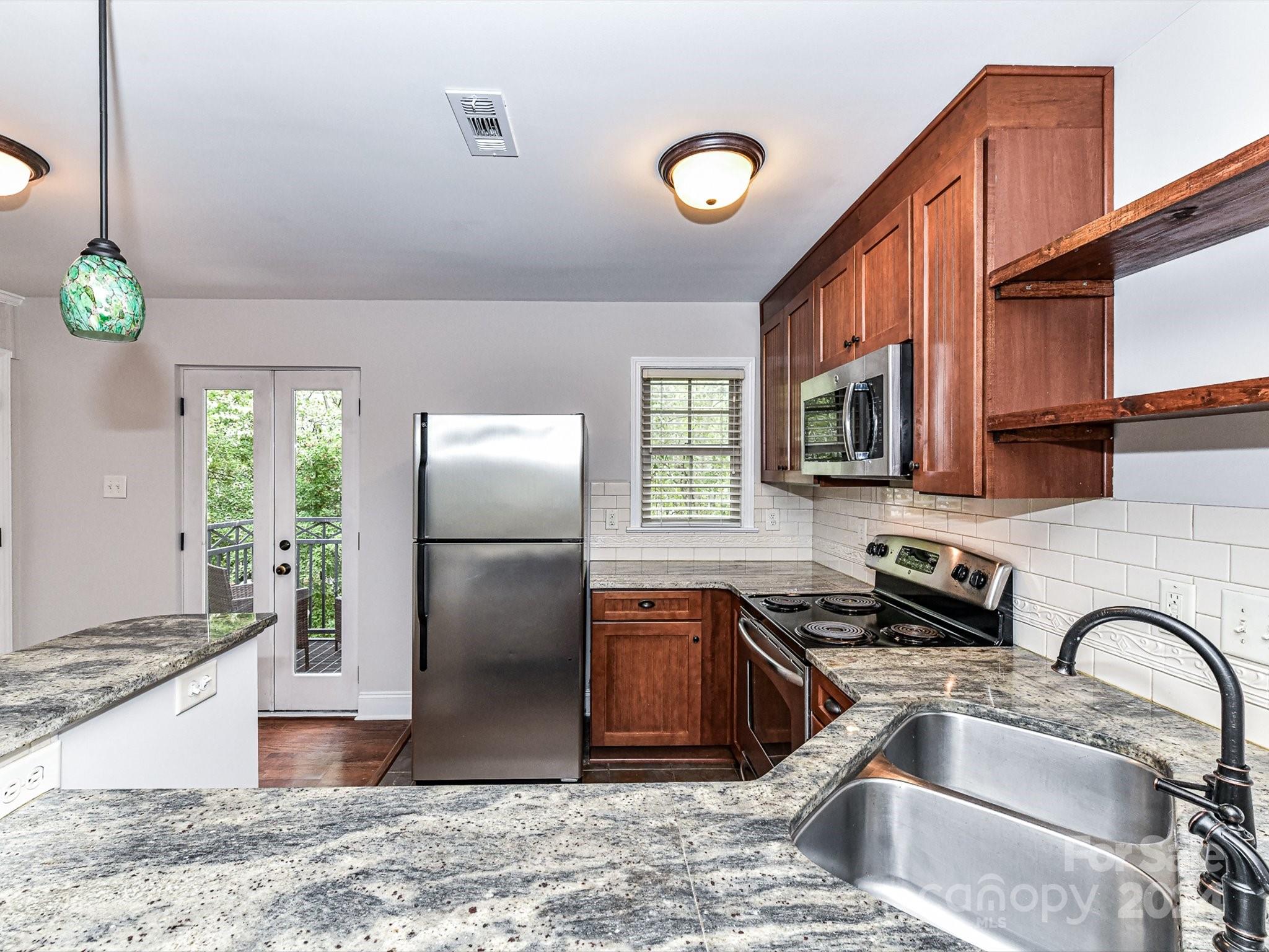 4913 Park Road, Unit F Charlotte, NC 28209 - Photo 11 of 22 Gallery Image 11