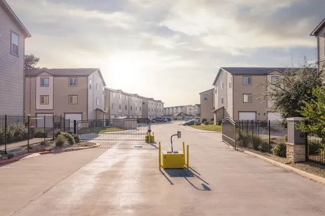 $1,725 | 12603 Telge Road, Unit 6A, Cypress, TX 77429