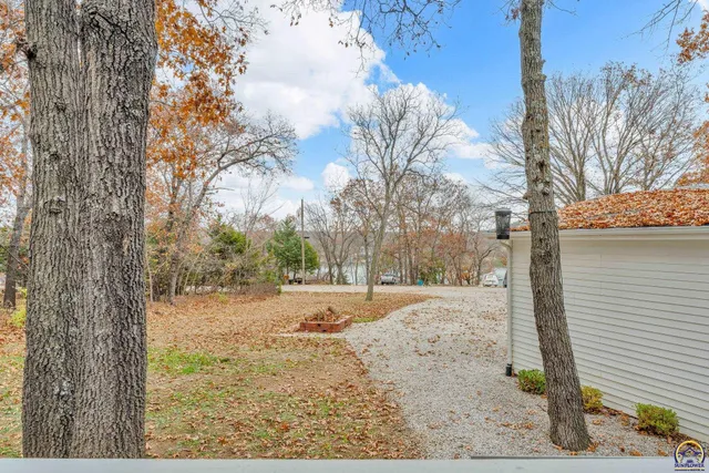 $278,000 | 4853 Cheyenne Lane, McLouth, KS 66054