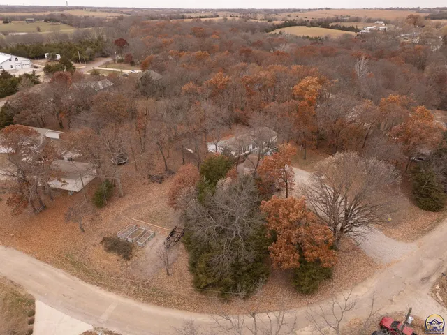 $278,000 | 4853 Cheyenne Lane, McLouth, KS 66054