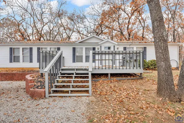 $278,000 | 4853 Cheyenne Lane, McLouth, KS 66054