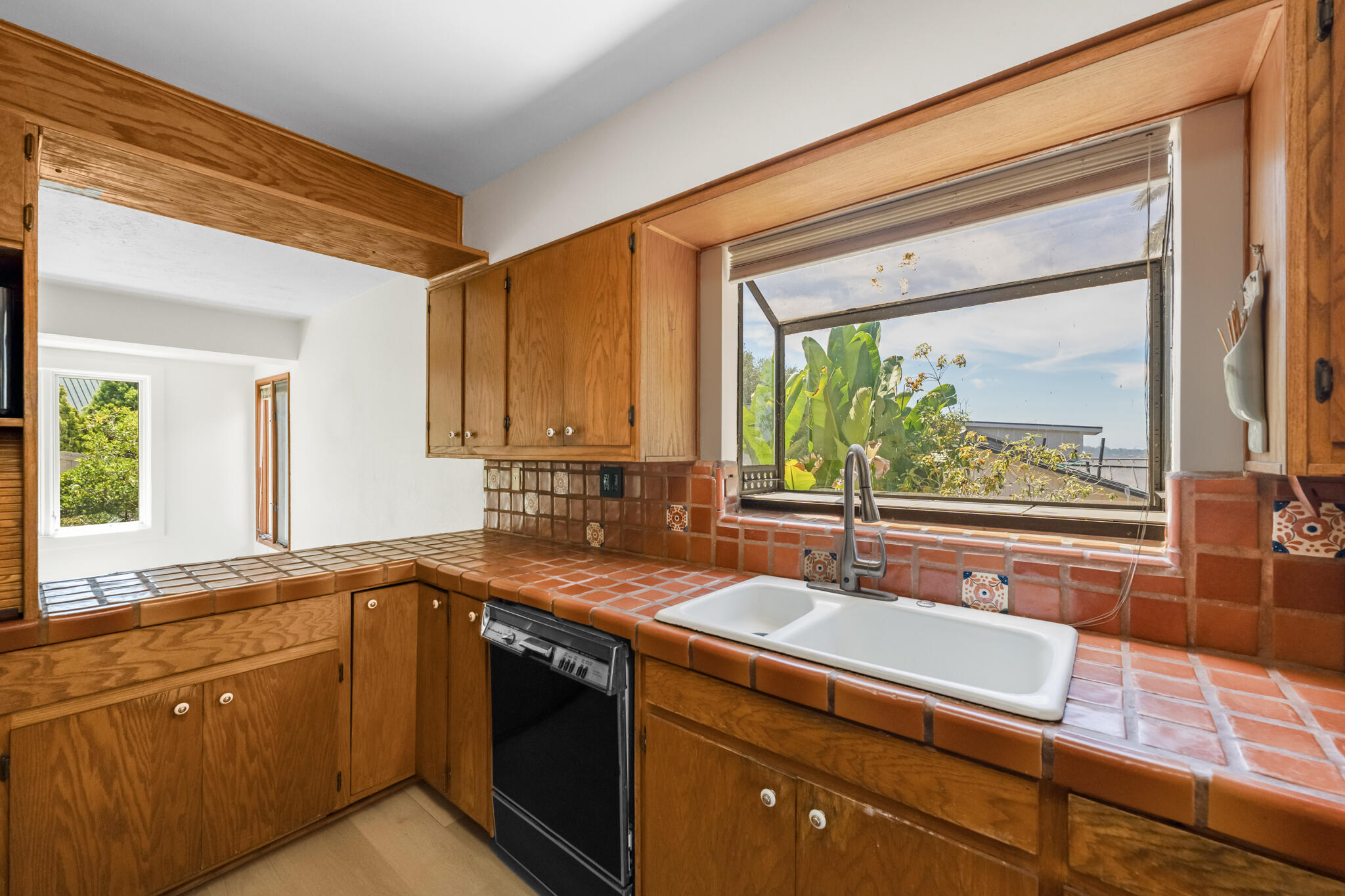 3930 Foothill Road Santa Barbara, CA 93110 - Photo 11 of 24 11