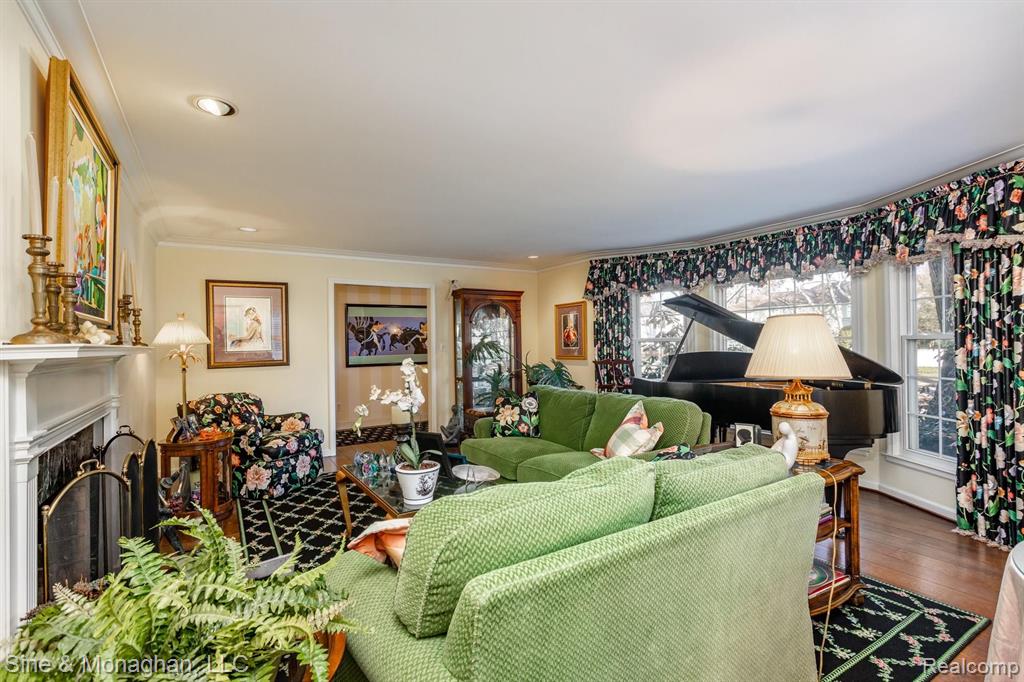 319 Touraine Road Grosse Pointe Farms, MI 48236 - Photo 6 of 59