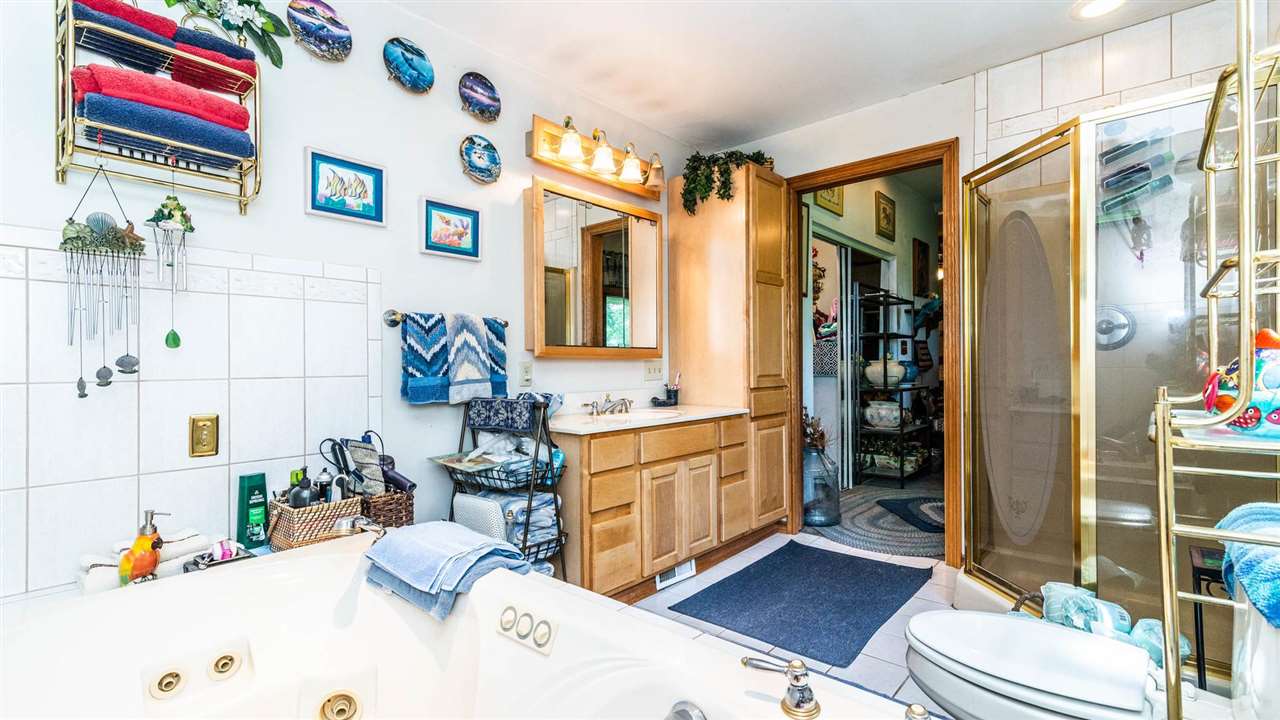 5657 Greenwood Road Avoca, MI 48006 - Photo 46 of 67 50084391-45.JPG