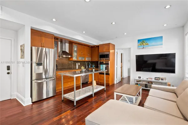 $2,950 | 1027 Pennsylvania Avenue, Unit 102, Miami Beach, FL 33139