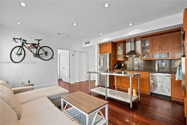 $2,950 | 1027 Pennsylvania Avenue, Unit 102, Miami Beach, FL 33139