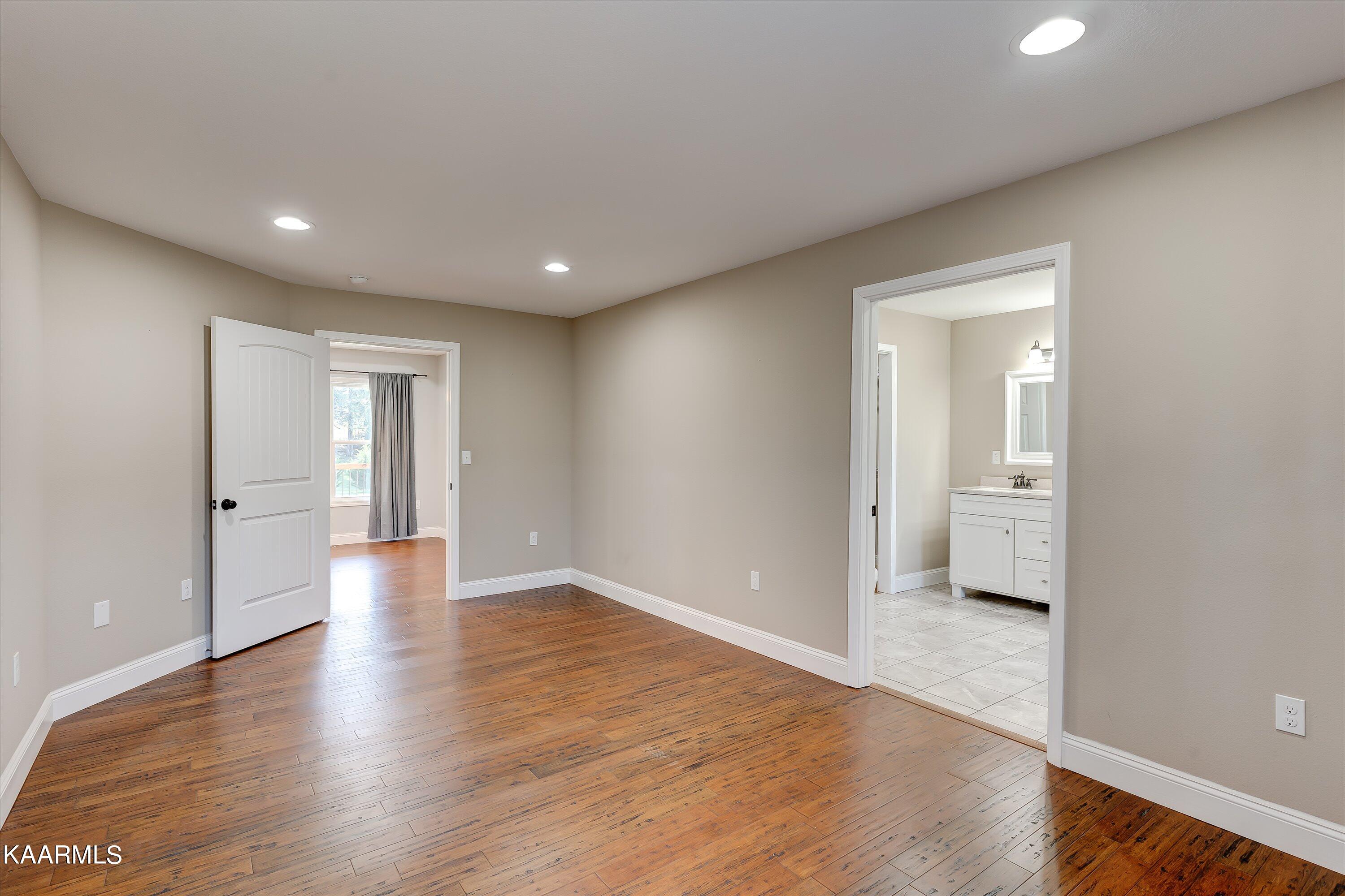 1299 Towe String Road Jacksboro, TN 37757 - Photo 14 of 33 Master Bedroom
