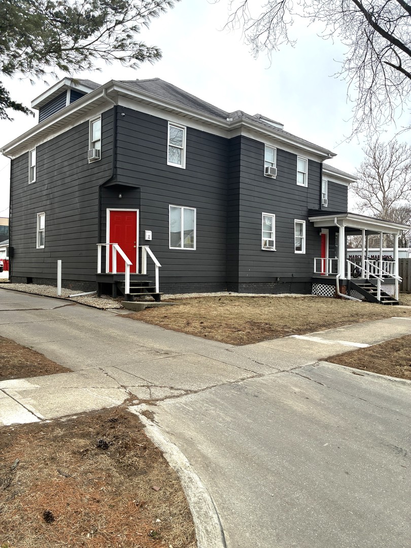 613 West Church Street Champaign, IL 61820 - Photo 2 of 4