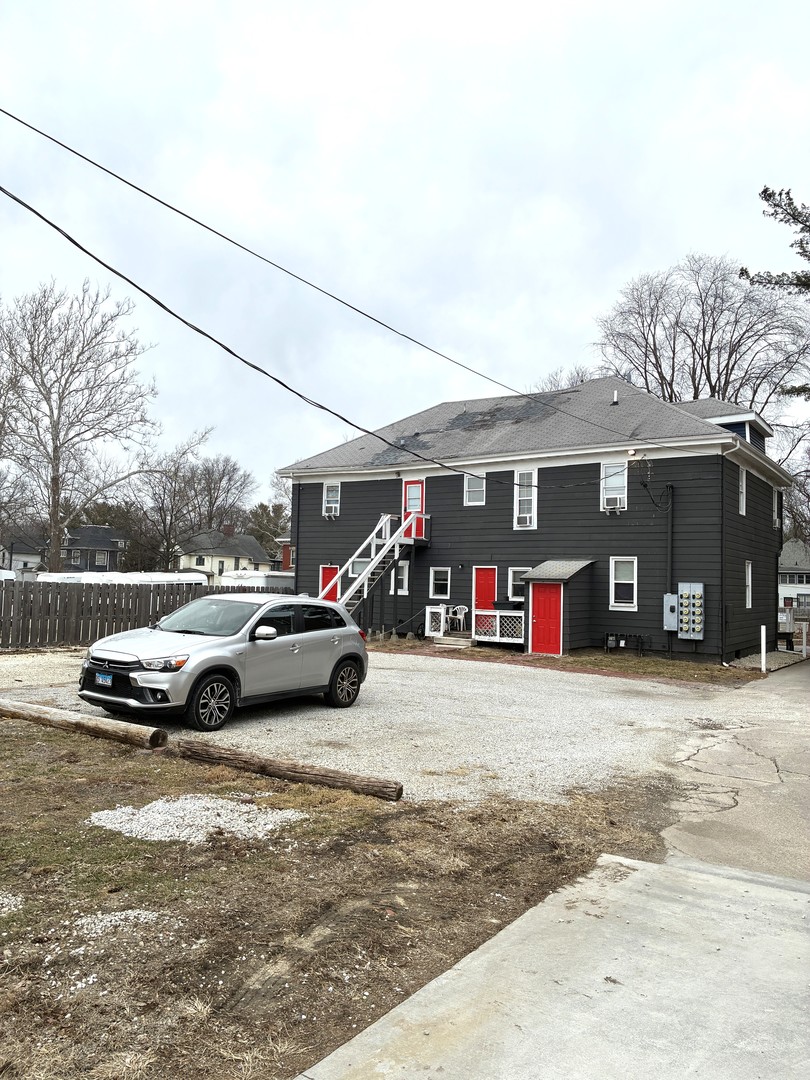 613 West Church Street Champaign, IL 61820 - Photo 3 of 4