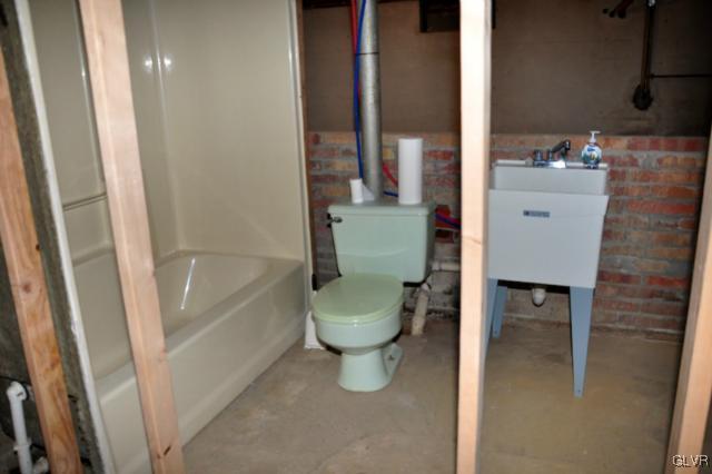 4001 Robert Road Emmaus, PA 18049 - Photo 40 of 44 Gallery Image 40