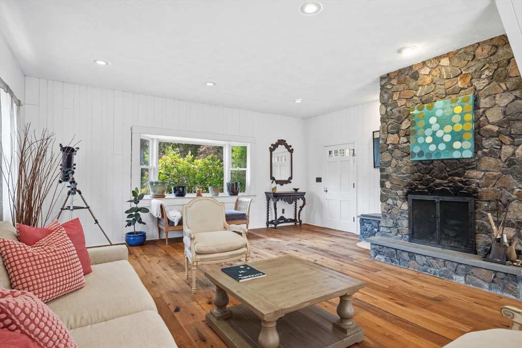 21 Shepard Street Marblehead, MA 01945 - Photo 9 of 31