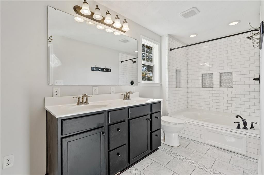 792 Franklin Road Mars, PA 16046 - Photo 17 of 25 Gallery Image 17