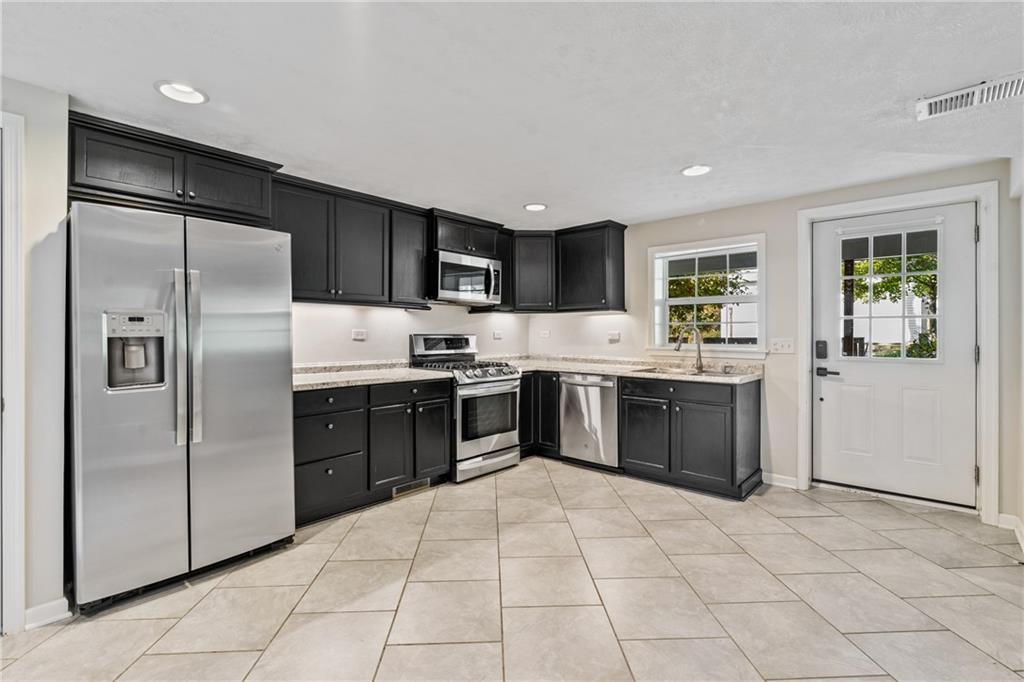 792 Franklin Road Mars, PA 16046 - Photo 9 of 25 Gallery Image 9
