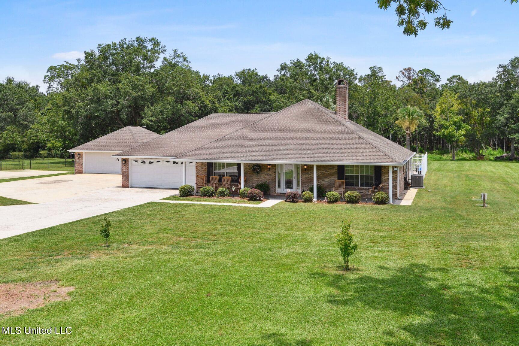 22052 Episcopal School Road Long Beach, MS 39560 - Photo 4 of 27 0004--004