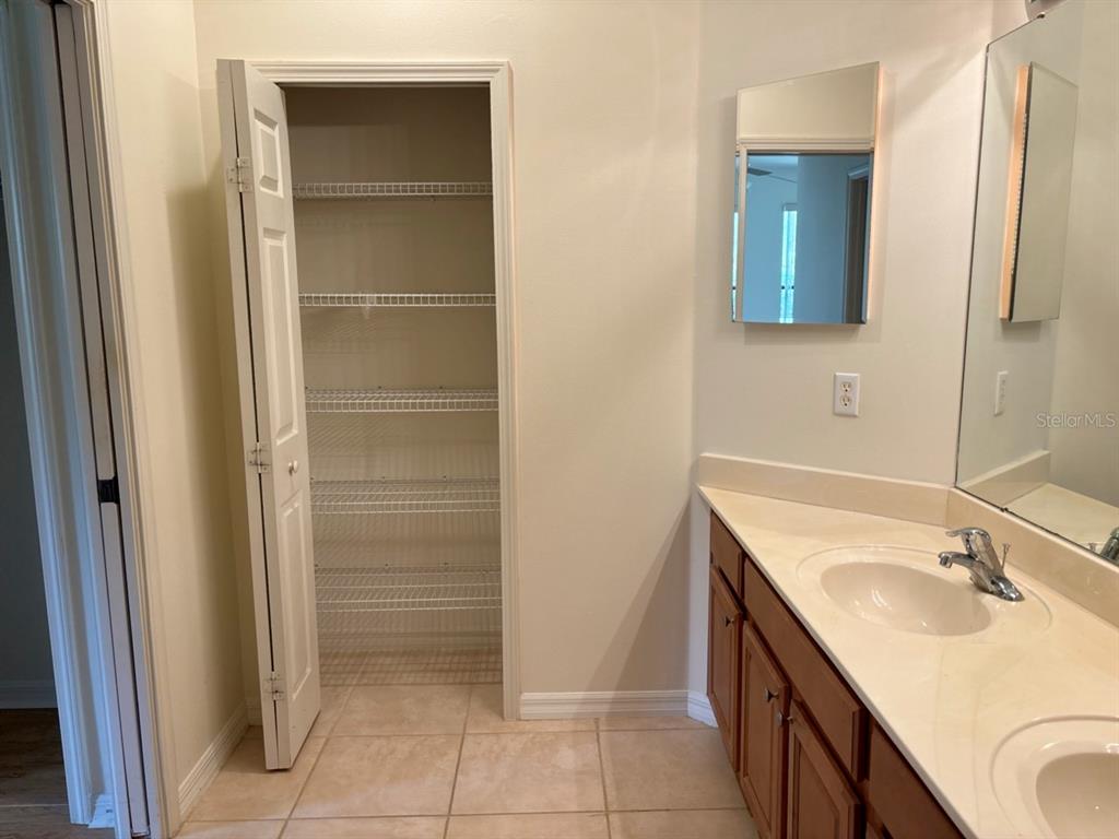 229 Shell Falls Drive Apollo Beach, FL 33572 - Photo 18 of 19 Gallery Image 18