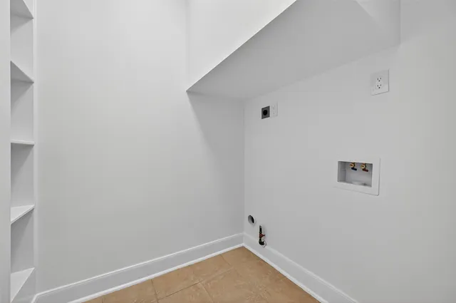 $845,000 | 28 Riva Row, Spring, TX 77380