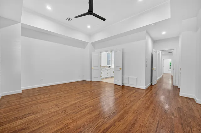 $845,000 | 28 Riva Row, Spring, TX 77380