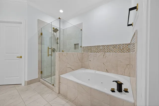 $845,000 | 28 Riva Row, Spring, TX 77380