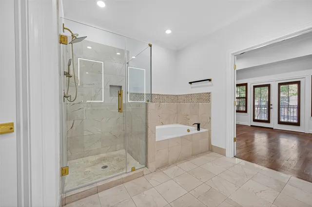 $845,000 | 28 Riva Row, Spring, TX 77380