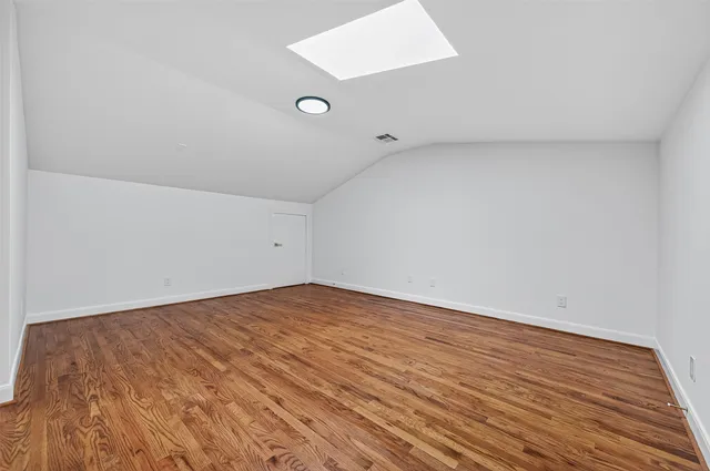 $845,000 | 28 Riva Row, Spring, TX 77380