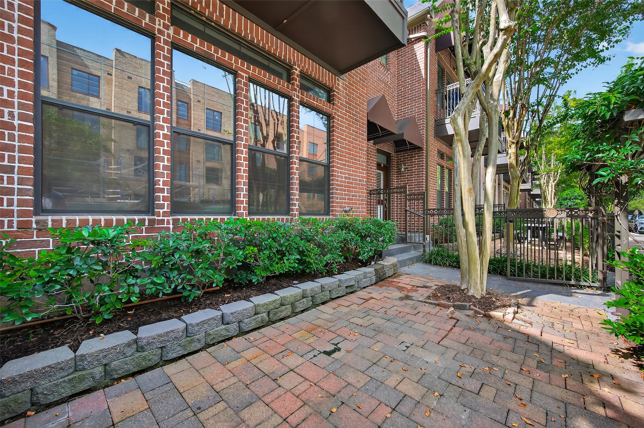 28 Riva Row Spring, TX 77380 - Photo 5 of 48