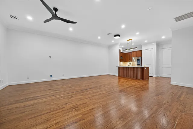 $845,000 | 28 Riva Row, Spring, TX 77380